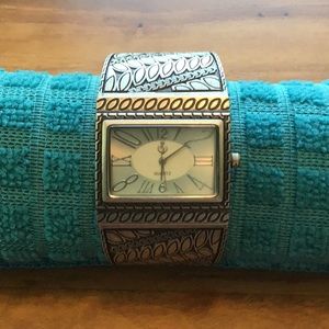 Beautiful Quartz Cuff Bracelet Watch